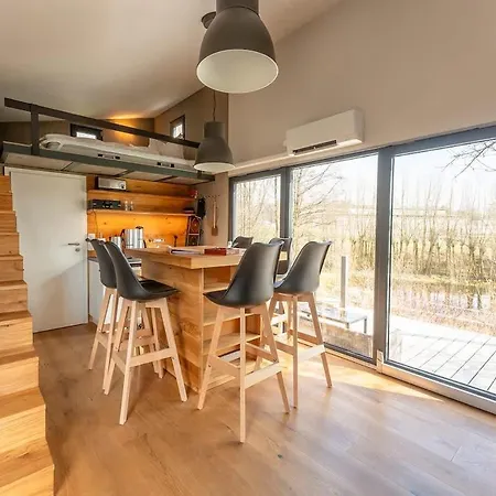 Tinyhousebeidresden Zwischen Den Teichen Und Auf Der Pferdekoppel Kaminofen Terrasse Klimaanlage Ferienhaus *