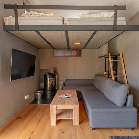 Tinyhousebeidresden Zwischen Den Teichen Und Auf Der Pferdekoppel Kaminofen Terrasse Klimaanlage Ferienhaus *