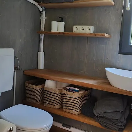 Tinyhousebeidresden Zwischen Den Teichen Und Auf Der Pferdekoppel Kaminofen Terrasse Klimaanlage * Lauterbach (Rugen)