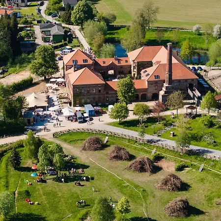 Tinyhousebeidresden Zwischen Den Teichen Und Auf Der Pferdekoppel Kaminofen Terrasse Klimaanlage Lauterbach (Rugen)